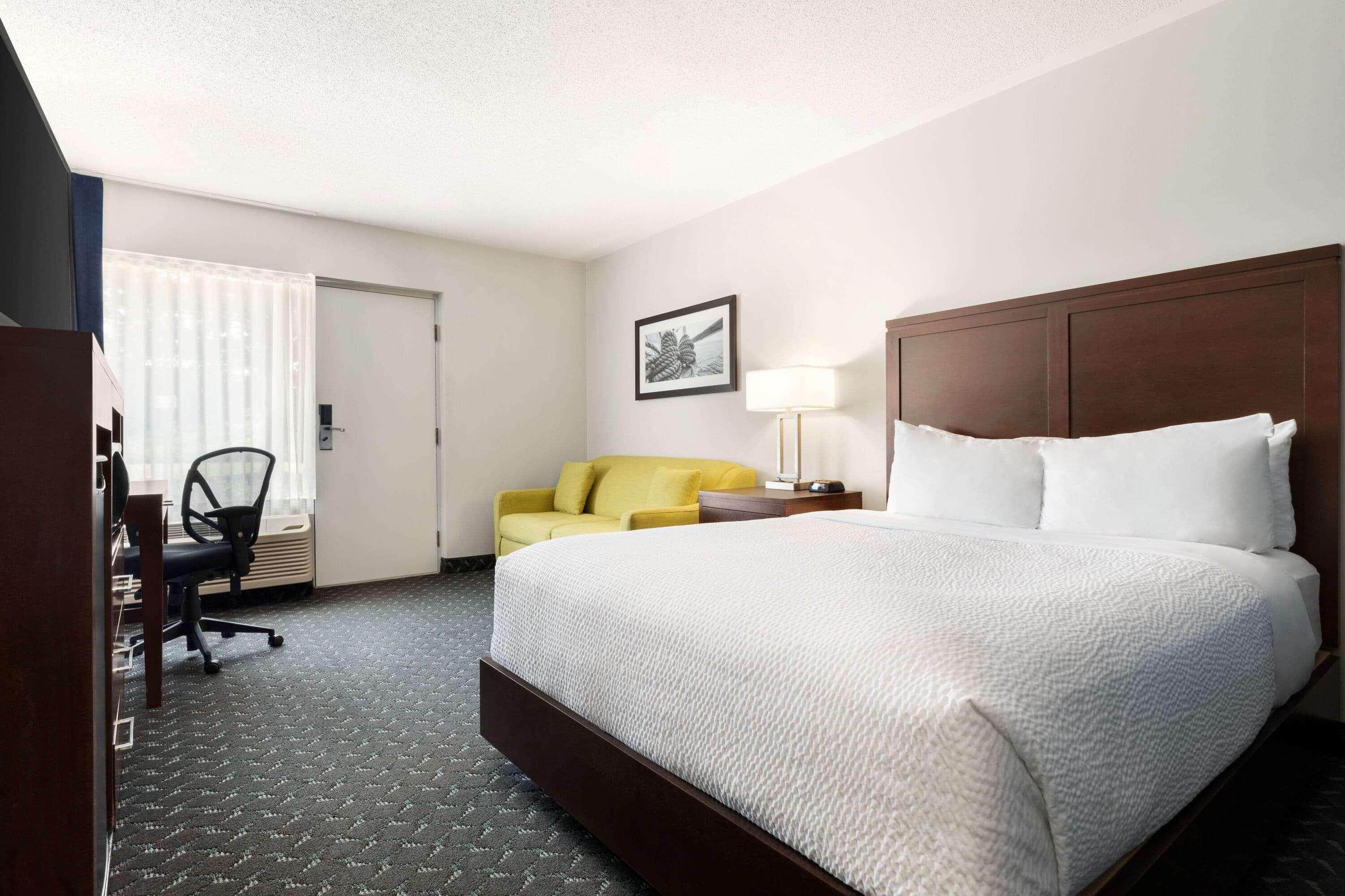 Days Inn By Wyndham Sarnia Harbourfront Екстер'єр фото