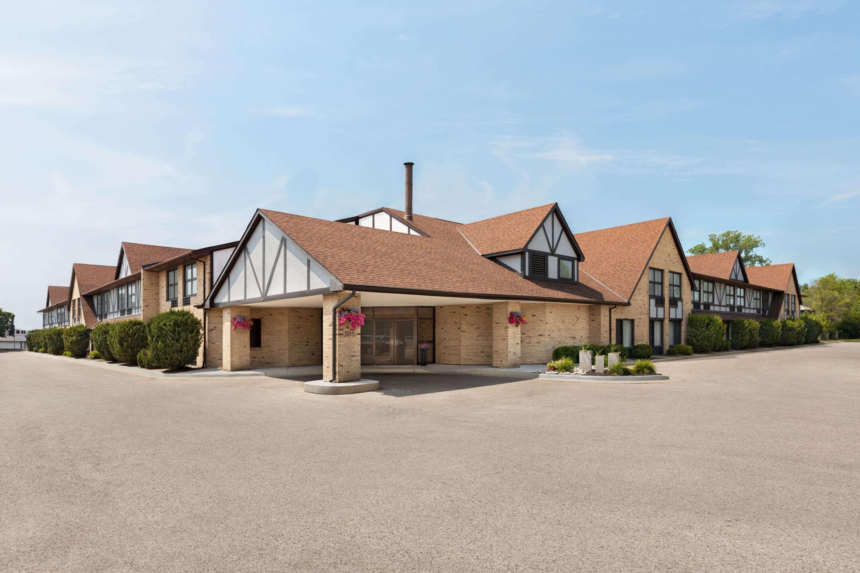 Days Inn By Wyndham Sarnia Harbourfront Екстер'єр фото