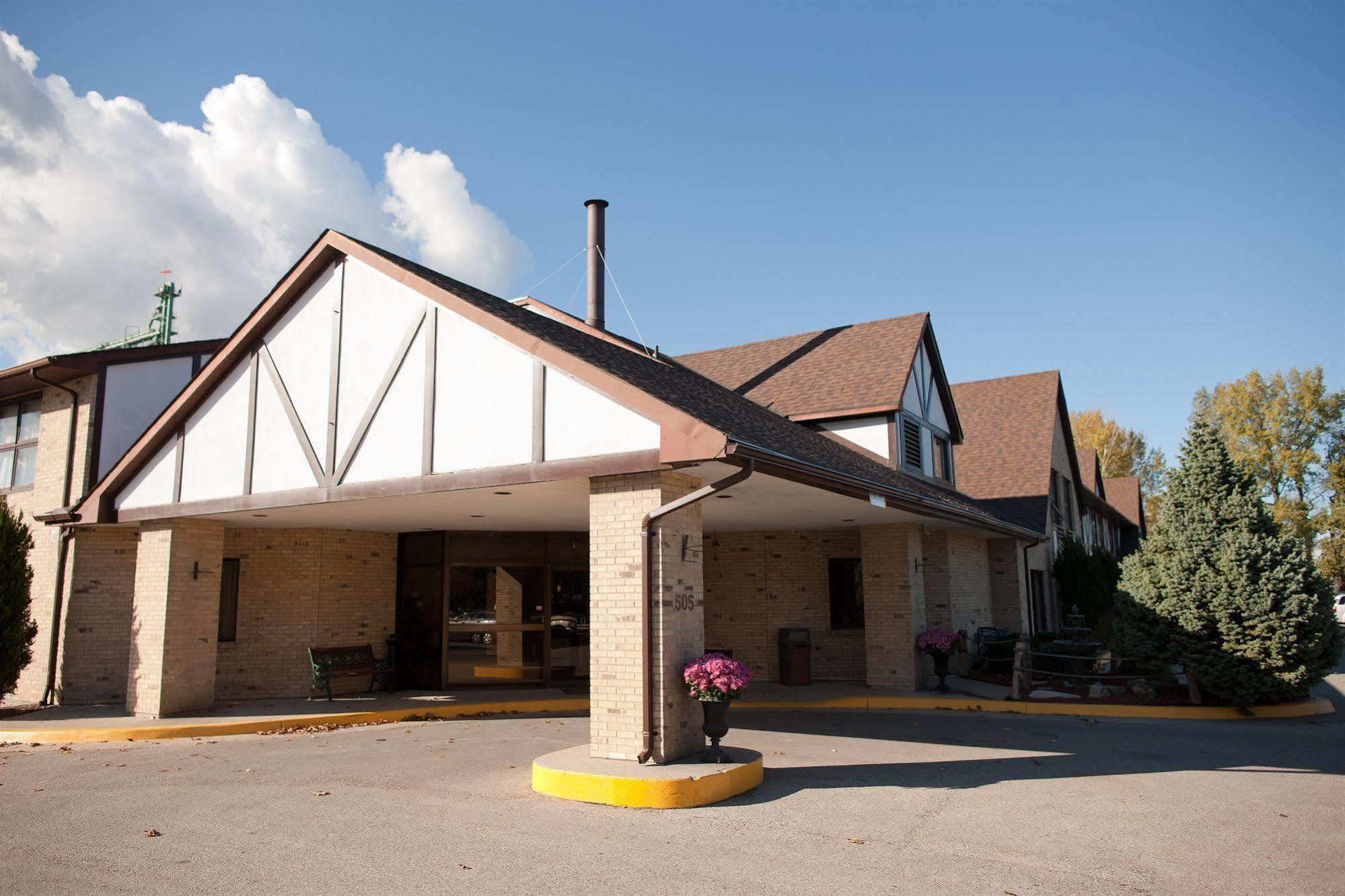 Days Inn By Wyndham Sarnia Harbourfront Екстер'єр фото